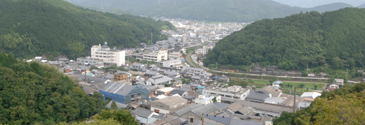 土佐の国造りとともに400年、清流・仁淀川に臨む佐川町の銘酒・司牡丹