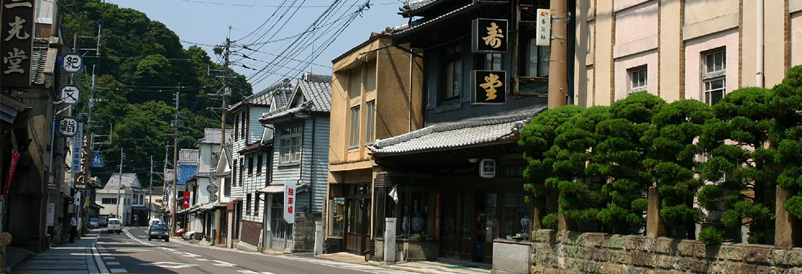 大自然に囲まれた陶都で、銘器を潤す旨口の酒・宗政